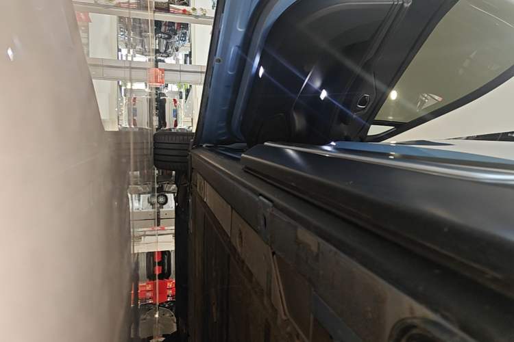 Used Nio ES8 2018 Founder Edition Left Side Sill