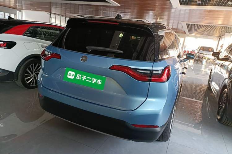 Used Nio ES8 2018 355 km Base Version 7-Seater Edition Rear Right 45 Deg