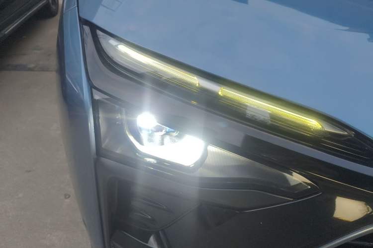 Used Nio ES8 2018 355 km Base Version 7-Seater Edition Right Front Headlight