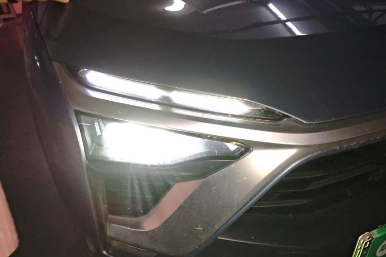 Used Nio ES8 2018 355 km Base Version 7-Seater Edition Right Front Headlight