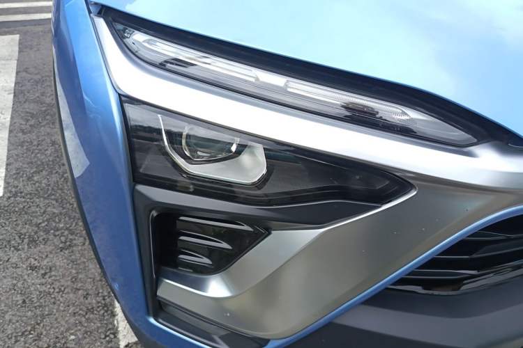 Used Nio ES8 2018 355 km Base Version 7-Seater Edition Right Front Headlight