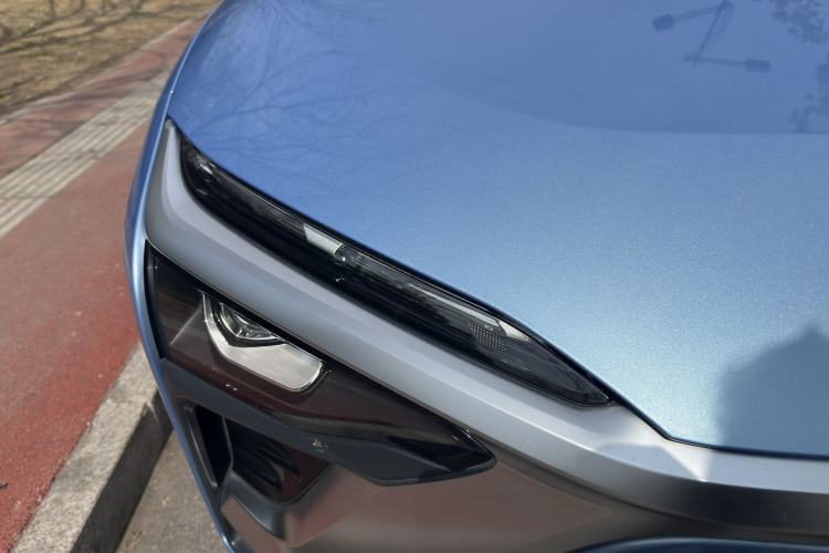 Used Nio ES8 2018 355 km Base Version 7-Seater Edition Right Front Seat