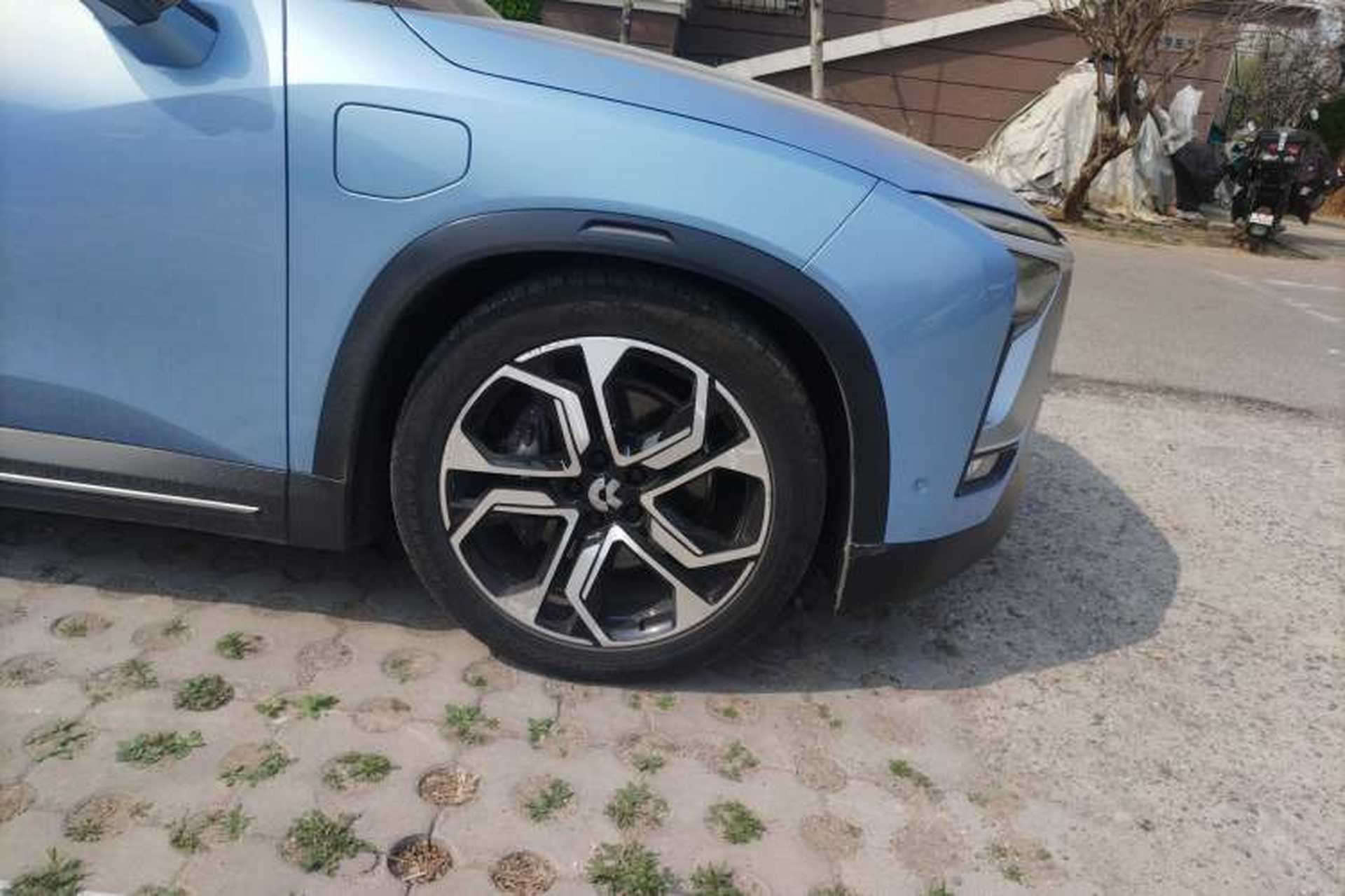Used Nio ES8 2018 Founder Edition Right Front Wheel Hub