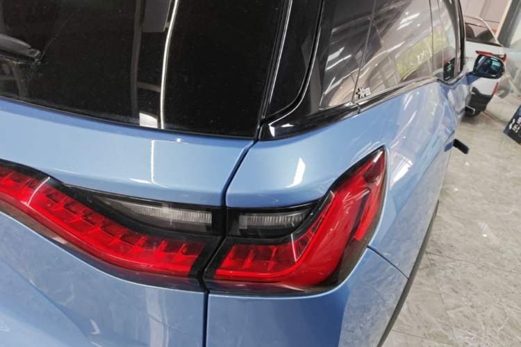 Used Nio ES8 2018 355 km Base Version 7-Seater Edition Right Rear Taillight