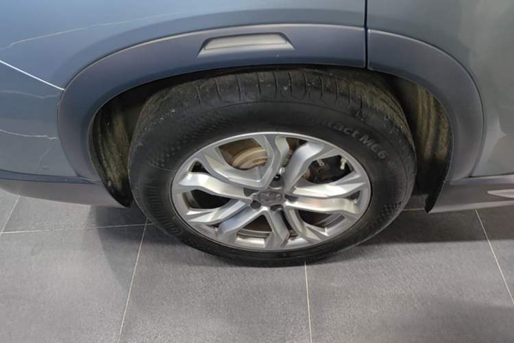Used Nio ES8 2018 355 km Base Version 7-Seater Edition Right Rear Wheel Hub