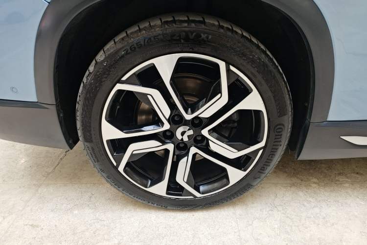 Used Nio ES8 2018 Founder Edition Right Rear Wheel Hub