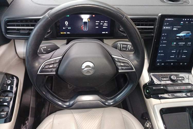 Used Nio ES8 2018 355 km Base Version 6-Seater Edition Steering Wheel