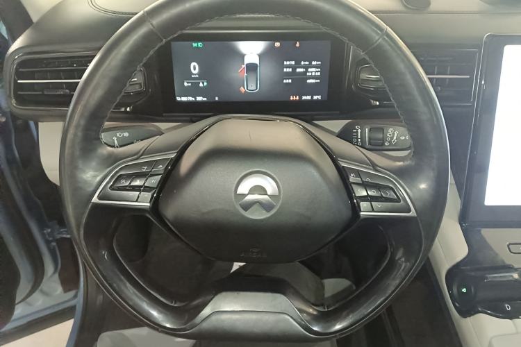 Used Nio ES8 2018 355 km Base Version 7-Seater Edition Steering Wheel