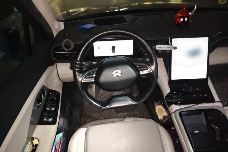 Used Nio ES8 2018 355 km Base Version 7-Seater Edition Steering Wheel