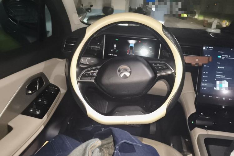 Used Nio ES8 2018 355 km Base Version 7-Seater Edition Steering Wheel