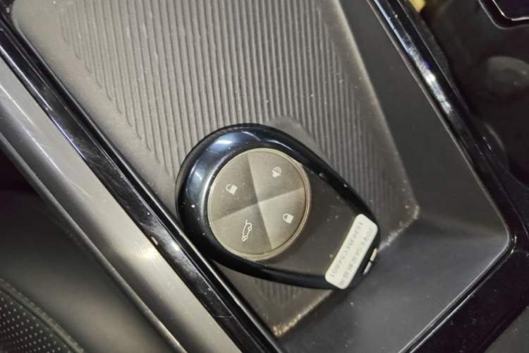 Used Nio ES8 2018 355 km Base Version 7-Seater Edition Vehicle Key