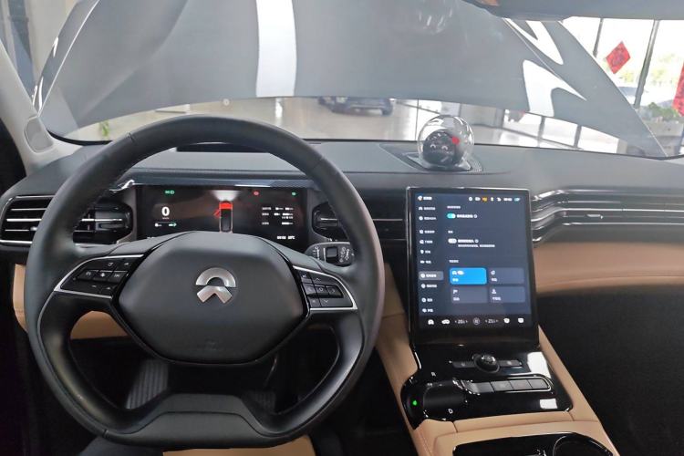 Used Nio ES8 2018 355 km Base Version 6-Seater Edition Center Console