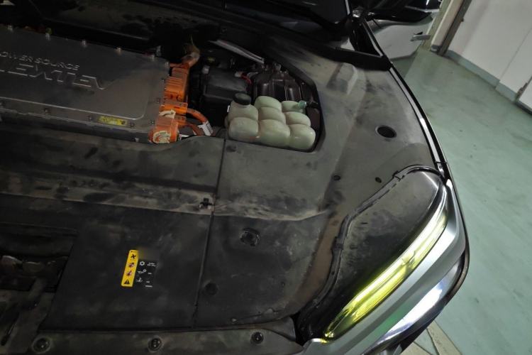 Used Nio ES8 2018 Founder Edition Engine Bay Left