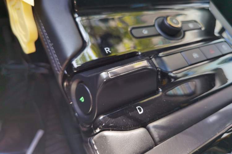 Used Nio ES8 2018 Founder Edition Gear Lever