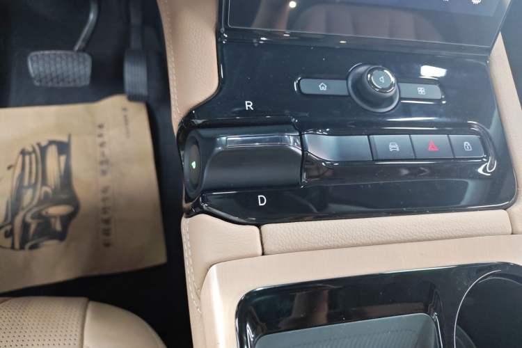 Used Nio ES8 2018 355 km Base Version 6-Seater Edition Gear Lever
