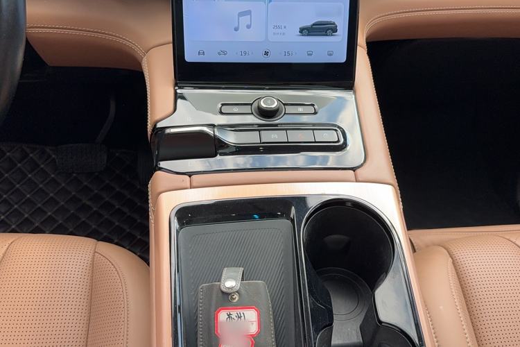 Used Nio ES8 2018 Founder Edition Gear Lever