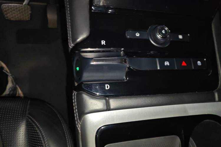 Used Nio ES8 2018 Founder Edition Gear Lever