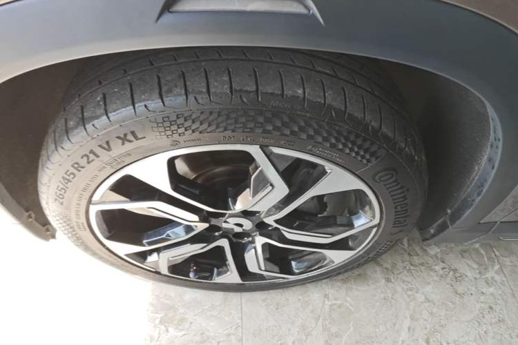 Used Nio ES8 2018 Founder Edition Left Front Wheel Hub