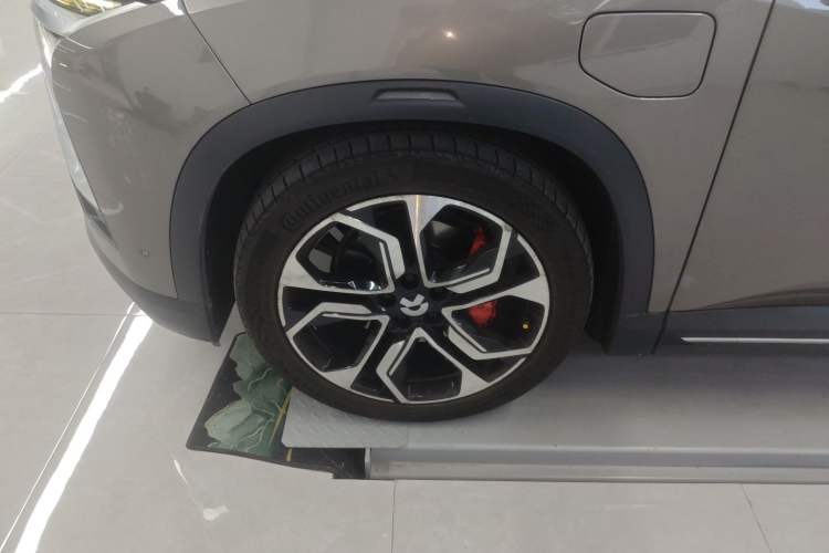 Used Nio ES8 2018 Founder Edition Left Front Wheel Hub