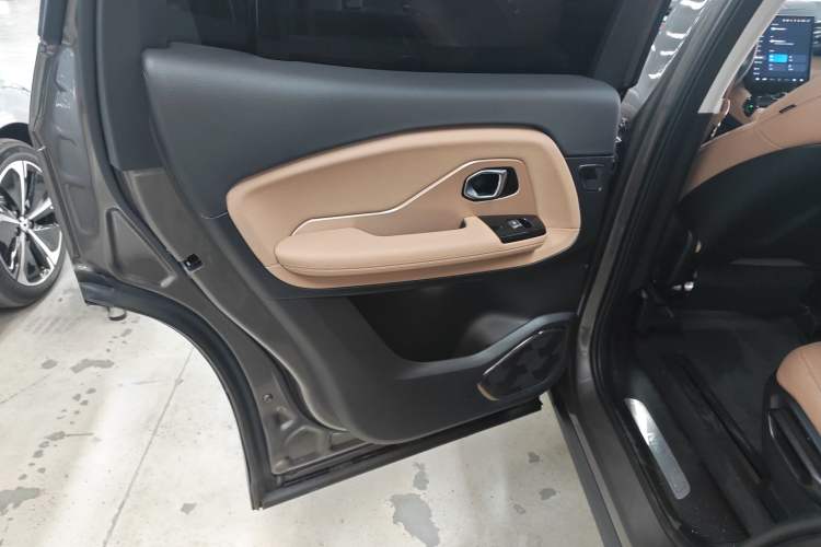 Used Nio ES8 2018 355 km Base Version 6-Seater Edition Left Rear Door Interior