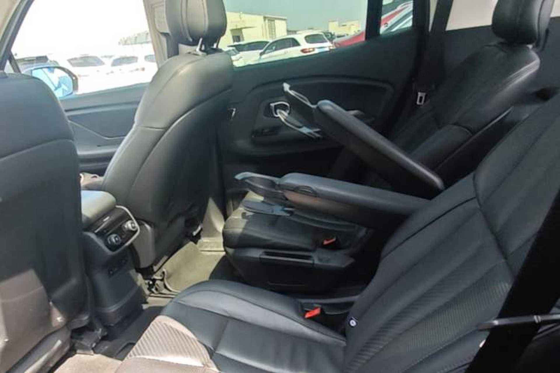 Used Nio ES8 2018 355 km Base Version 6-Seater Edition Left Rear Seat