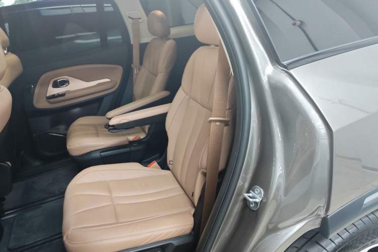 Used Nio ES8 2018 355 km Base Version 6-Seater Edition Left Rear Seat