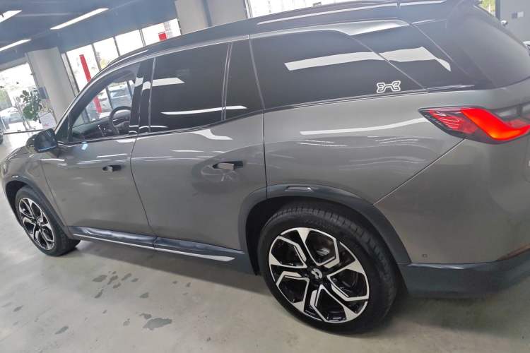 Used Nio ES8 2018 355 km Base Version 6-Seater Edition Left Side