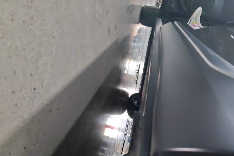 Used Nio ES8 2018 355 km Base Version 6-Seater Edition Left Side Sill