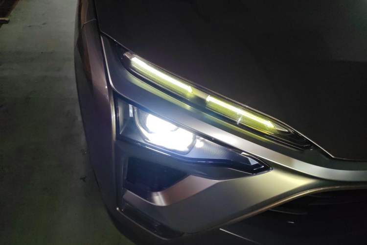 Used Nio ES8 2018 Founder Edition Right Front Headlight