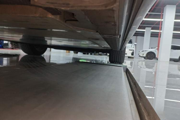 Used Nio ES8 2018 Founder Edition Right Side Sill