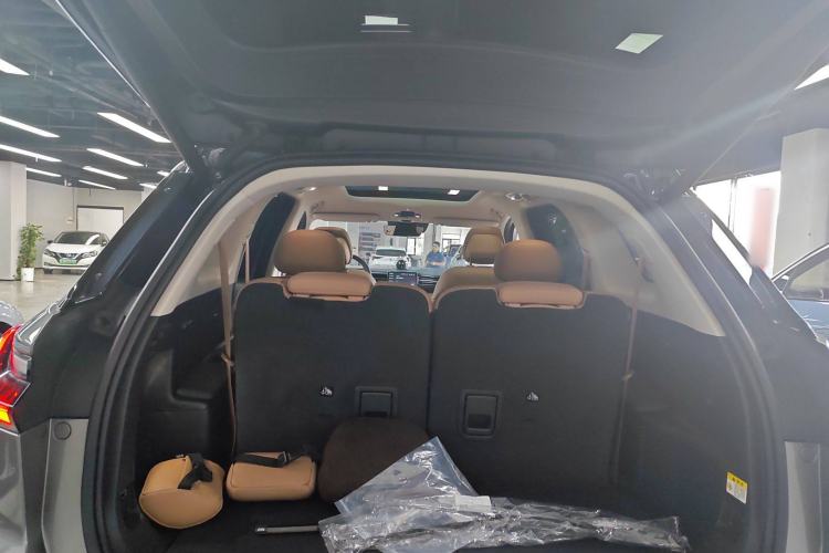 Used Nio ES8 2018 355 km Base Version 6-Seater Edition Trunk