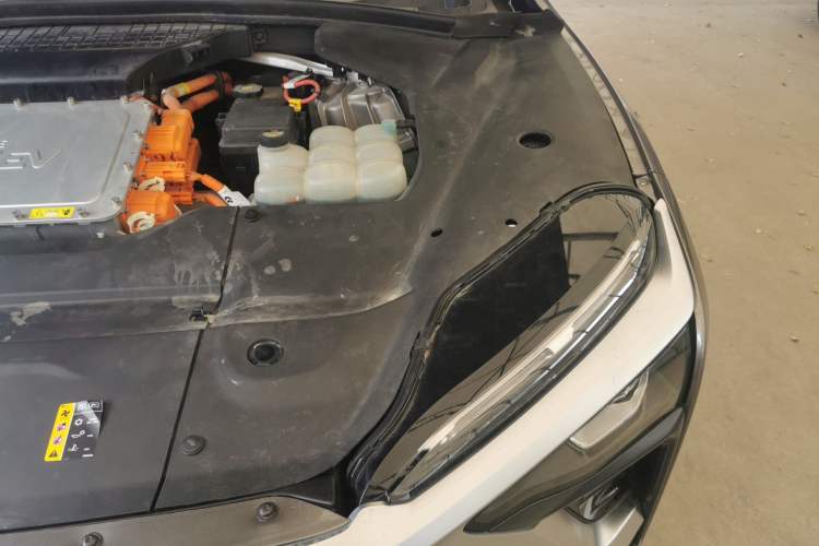 Used Nio ES8 2018 Founder Edition Engine Bay Left