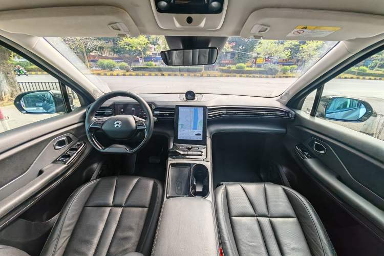 Used Nio ES8 2018 355 km Base Version 7-Seater Edition Interior 1