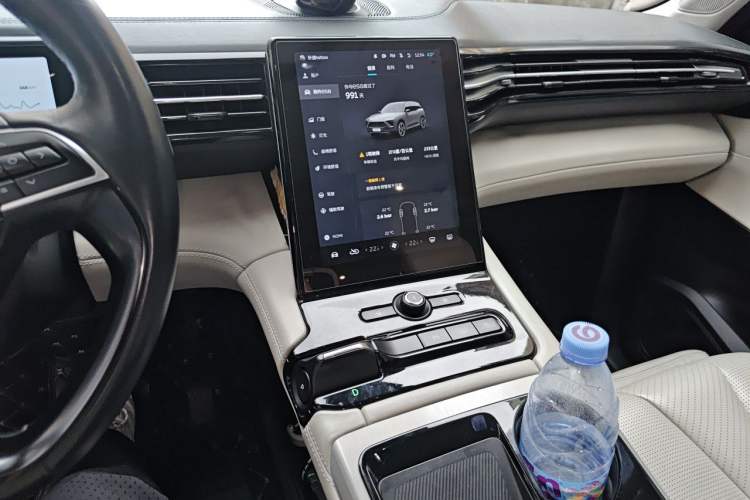Used Nio ES8 2018 Founder Edition Audio And AC Panel