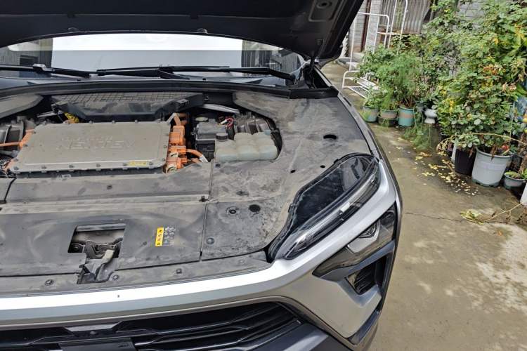 Used Nio ES8 2018 Founder Edition Engine Bay Left