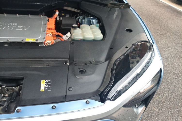 Used Nio ES8 2018 Founder Edition Engine Bay Left