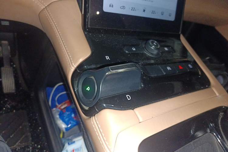 Used Nio ES8 2018 Founder Edition Gear Lever