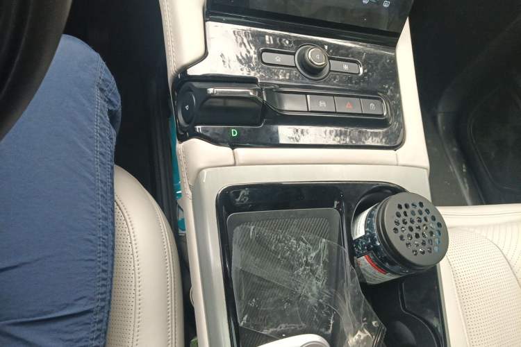 Used Nio ES8 2018 Founder Edition Gear Lever