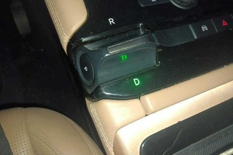 Used Nio ES8 2018 355 km Base Version 6-Seater Edition Gear Lever