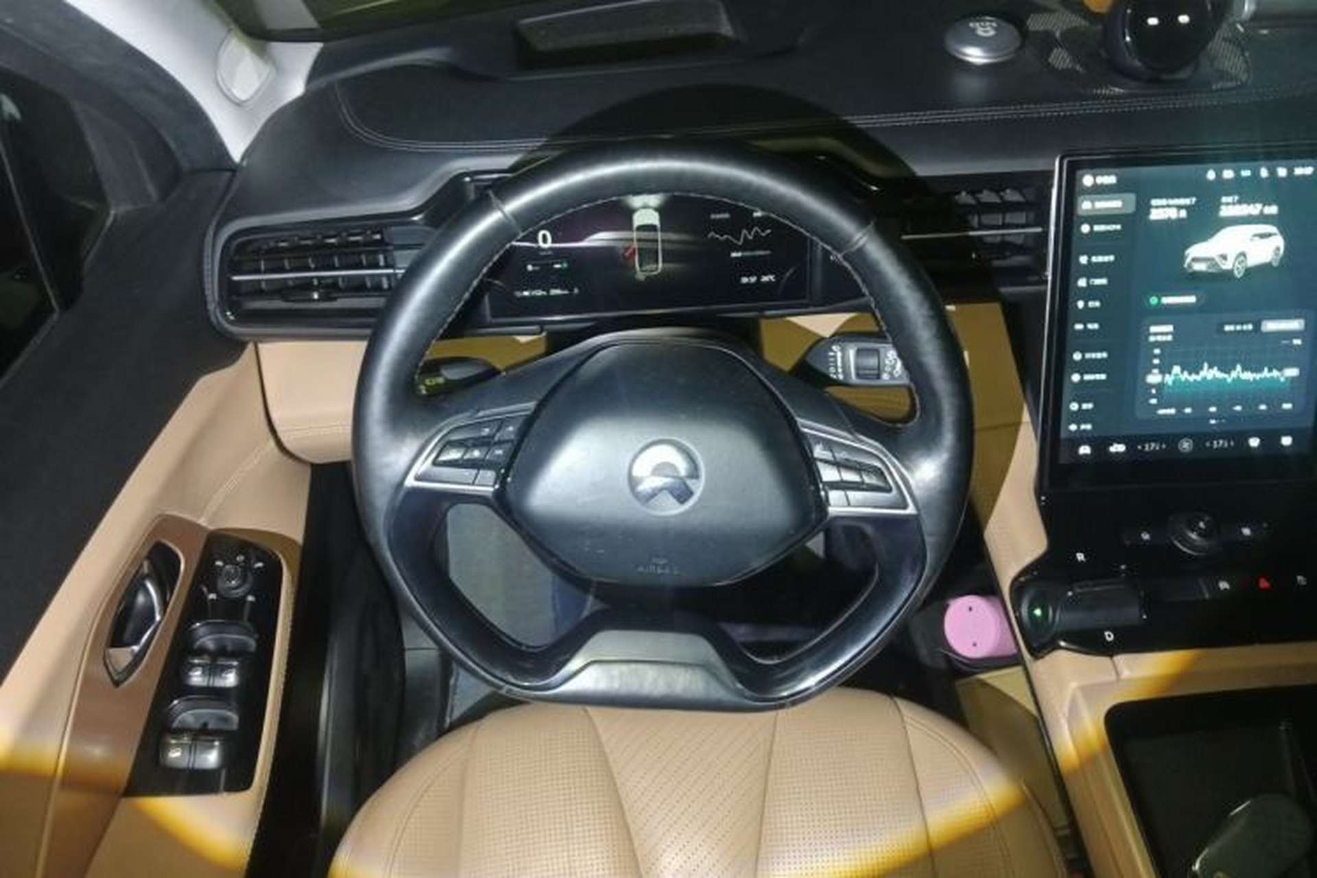 Used Nio ES8 2018 355 km Base Version 6-Seater Edition Steering Wheel