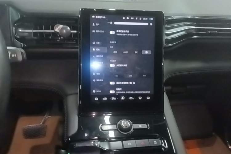 Used Nio ES8 2018 355 km Base Version 6-Seater Edition Audio And AC Panel