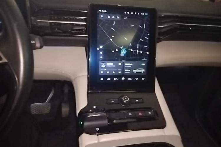 Used Nio ES8 2018 355 km Base Version 7-Seater Edition Audio And AC Panel