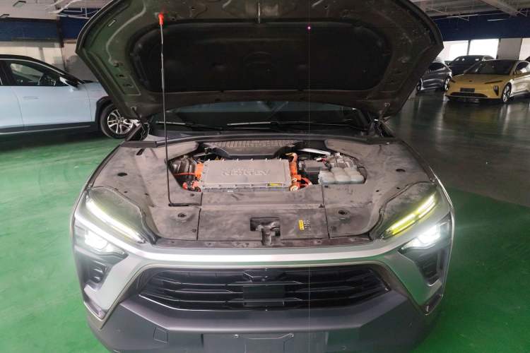 Used Nio ES8 2018 355 km Base Version 7-Seater Edition Engine Bay