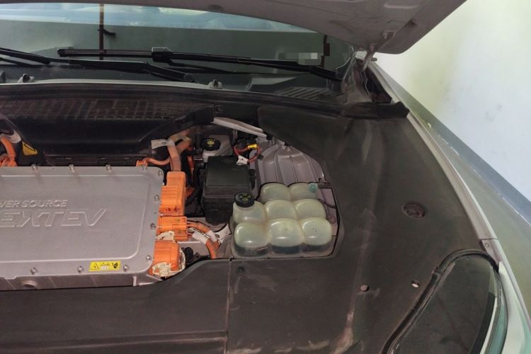 Used Nio ES8 2018 Founder Edition Engine Bay Left