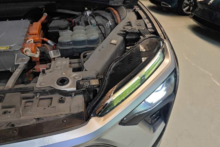 Used Nio ES8 2018 Founder Edition Engine Bay Left