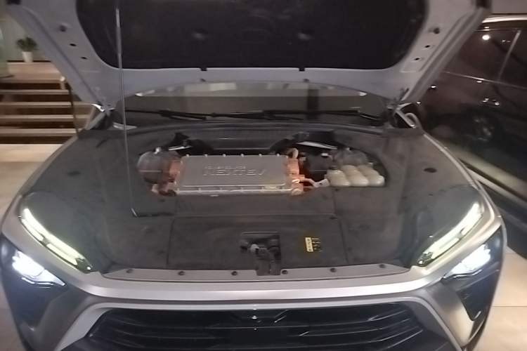 Used Nio ES8 2018 355 km Base Version 7-Seater Edition Engine Bay