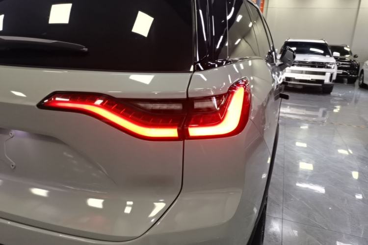 Used Nio ES8 2018 355 km Base Version 7-Seater Edition Exterior 3