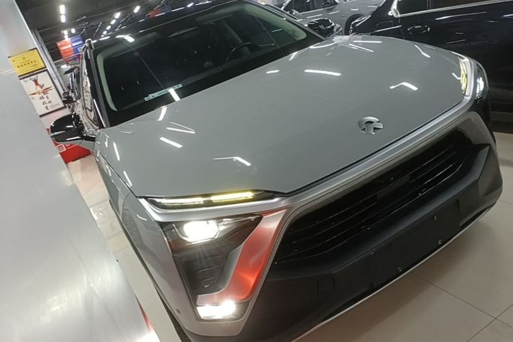 Used Nio ES8 2018 355 km Base Version 6-Seater Edition Front Right 45 Deg