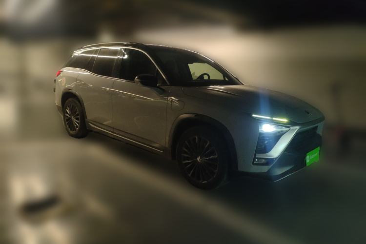 Used Nio ES8 2018 355 km Base Version 7-Seater Edition Front Right 45 Deg