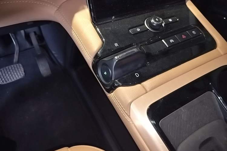 Used Nio ES8 2018 355 km Base Version 7-Seater Edition Gear Lever